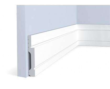 Плинтус Hiwood B75V1L с полоской  75*12*2000 мм